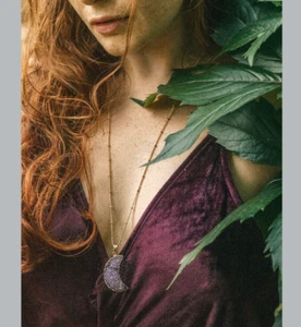 Kette Mond Sichel Boho Ibiza Rohschliff Spiritueller Schmuck Kristall lila - Bild 1 von 3