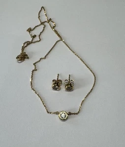 18ct Yellow Gold Gold Diamond Earring And Necklace Set - Picture 1 of 14