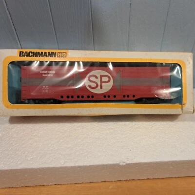 Vintage  - Bachmann  H0 Scale  Southern  Pacific  56' All Door Box Car - Image 1 of 4