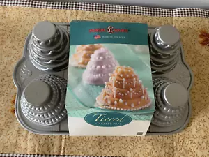 NORDIC WARE ABGESTUFTE KUCHENFORM PLATIN KOLLEKTION 6 HOHLRÄUME HERGESTELLT IN DEN USA NEU - Bild 1 von 4