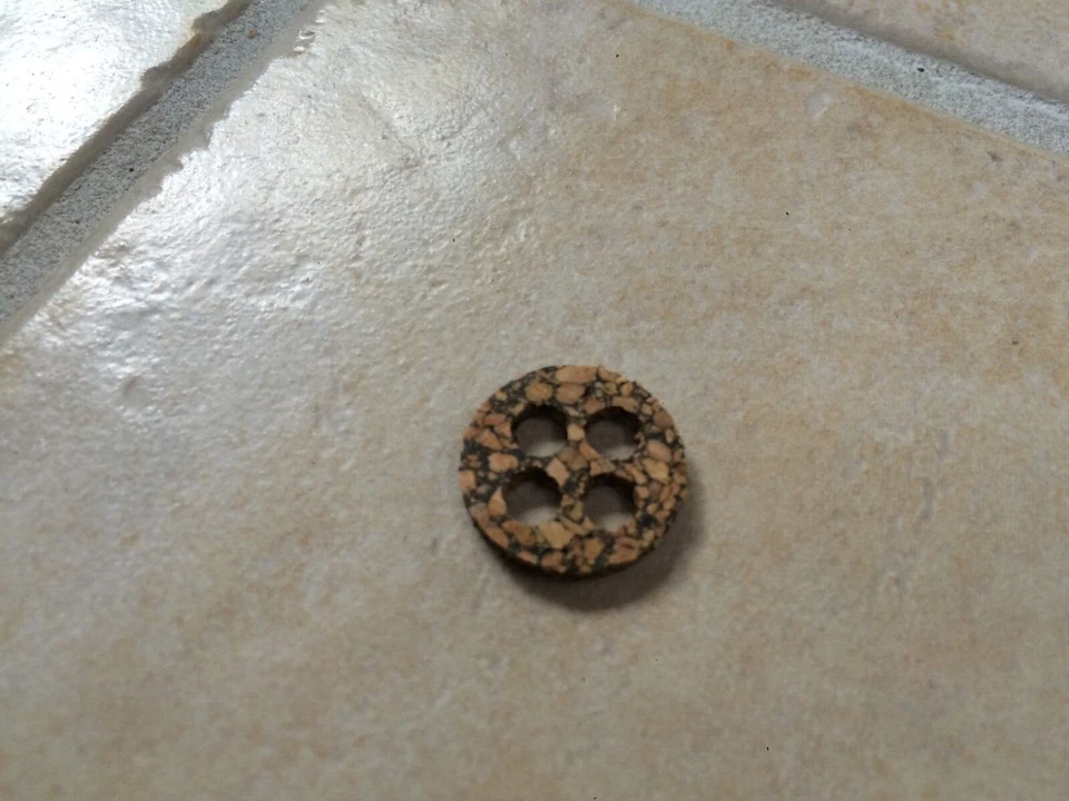 Vierlochdichtung Korkdichtung Benzinhahn Trabant NEU Dichtung Kork 4-Loch 22mm - Bild 1 von 1