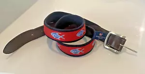 Vineyard Vines Fisch Gürtel rot marine Leder + Canvas Gr. 32 USA Shep & Ian Preppy - Bild 1 von 6