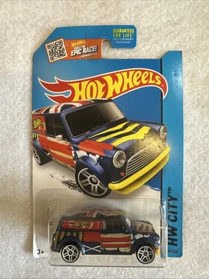 Mini furgoneta Austin Hot Wheels HW City 2015 ’67 - #27/250 Foto 1 de 4