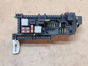 MERCEDES C CLASS W204 07-15 REAR BOOT TRUNK FUSE BOX RELAY A2049004803 - Picture 1 of 14
