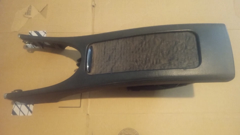 05-09 Mercedes E320 E350 E500 E550 E55 W211 Consola central Compartimento de almacenamiento Foto 1 de 4