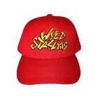  Réplique d'accessoire de film brodé Bill's Wyld Stallyns chapeau/casquette (rouge) • Bill & Ted