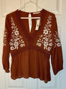 NWT - Mi Ami Francesca’s Woman’s M Rust Brown Embroidered Boho Peasant Top - Picture 1 of 6