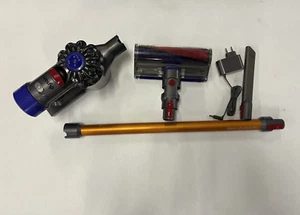 Dyson V8 Absolute Stabstaubsauger - Silber/Nickel - Bild 1 von 6