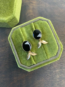 Vintage 12k GF Retro Hollywood Glam Black Oval Onyx Screw On Signed Earrings - Picture 1 of 10