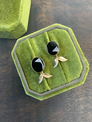 Vintage 12k GF Retro Hollywood Glam Black Oval Onyx Screw On Signed Earrings - Image 1 of 4
