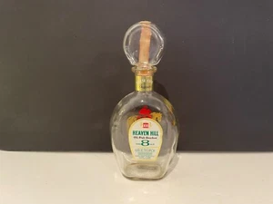 Vintage Heaven Hill 8 Year Old Bourbon Whiskey Bottle - Horse Shoe Decanter - Picture 1 of 10