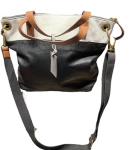 FOSSIL KEELY BLACK PEBBLE LEATHER WITH BROWN AND WHITE LEATHER TRIM SHOULDER BAG - Picture 1 of 11