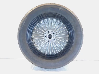 Llanta trasera Harley Davidson Softail Heritage Classic & Deluxe con cordones negros Foto 1 de 4