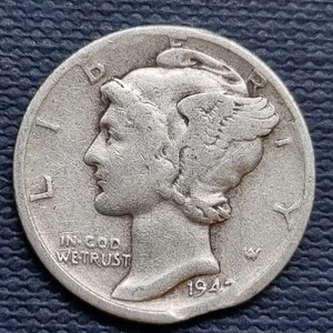 1942 Mercury Dime 10c - ERROR - Clipped Planchet - Circulated #94542 - Picture 1 of 2