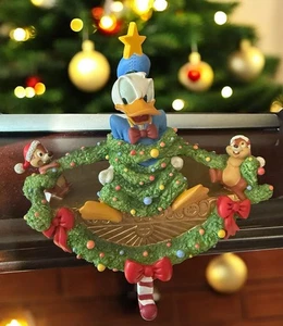 Vintage Donald Duck with Chip and Dale Stocking Holder w Original Packaging - Picture 1 of 12