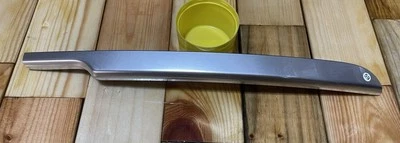 2013-2016 Land Rover Range Rover para-choque dianteiro moldura direita CK5217D749AA FABRICANTE DE EQUIPAMENTO ORIGINAL - Imagem 1 de 4