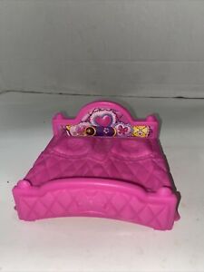 Fisher Price Little People Pink Princess Double Bed w/Pictures on Headboard