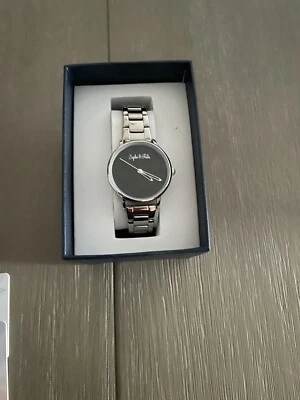 Reloj pulsera para mujer Sophie and Freda Breckenridge esfera negra plateada Foto 1 de 4