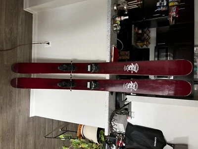 Modelo K2 Petitor Pro ligeramente usado con fijaciones de bufón marcador Foto 1 de 4