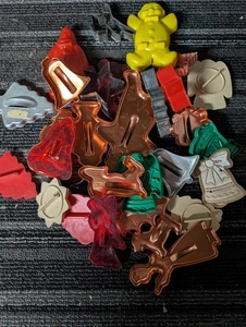 Vintage Ausstechformen Metall + Kunststoff ungerade Formen Urlaub Motiv großes Set - Bild 1 von 5