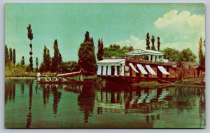 Vintage Srinagar Kashmir Shikara & Houseboat Postcard Mahattas 542 - Picture 1 of 2