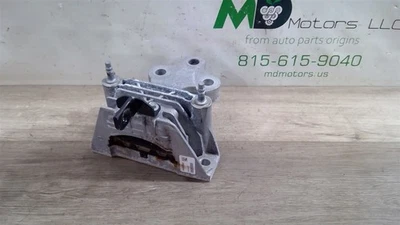 2019-2021 CHRYSLER PACIFICA TRANSMISSION MOUNT INSULATOR OEM 68224742AD - Image 1 of 4