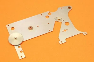 COLLINS 51S-1 - ALUMINUM PLATE - PART OF GEAR TRAIN ASSEMBLY - Zdjęcie 1 z 2