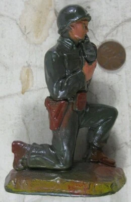 De colección 1950 J H Miller Tiza Soldado de la Guerra de Corea con Walkie Talkie Foto 1 de 3