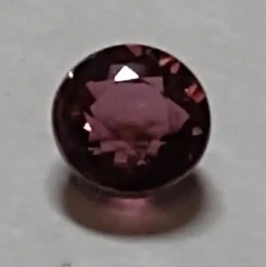 Lively! VS .96ct 5mm Round Cut Natural Unheated Pinkish Purple Tourmaline - Picture 1 of 3