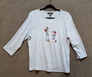 T-shirt maglietta natalizia nuova con etichette cavalluccio marino PXL impreziosita blusa costiera oceanica - Foto 1 di 9