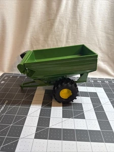 Ertl John Deere Scale Green Grain Cart Farm Toy Equipment - Picture 1 of 5