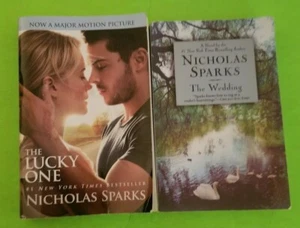 NICHOLAS SPARKS - Lot of 2 Trade Paperback Books - THE LUCKY ONE & THE WEDDING - Picture 1 of 2
