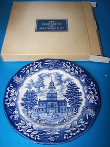 Nuevo en caja Avon 1976 Wedgewood Inglaterra Independence Hall placa bicentenario - Imagen 1 de 3