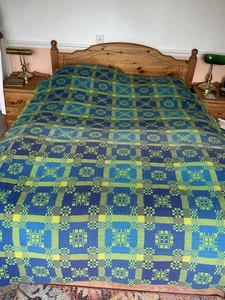 Vintage TRADITIONAL BLUE and GREEN WELSH WOOL TAPESTRY BLANKET 61x 89 INCHES - Picture 1 of 10