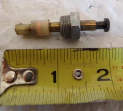 Cadillac GM 1966-85 puerta cortesía domo luz interruptor cola de cerdo pequeño pasador hembra Foto 1 de 2