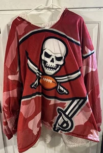 Tampa Bay Buccaneers NFL Team Color Camo Hoodeez Football One Size Hoodie - Bild 1 von 6