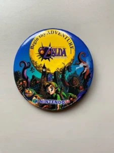 IA Legend of Zelda Majoras Mask Nintendo 64 Promo Button Pin Top Zustand - Bild 1 von 2