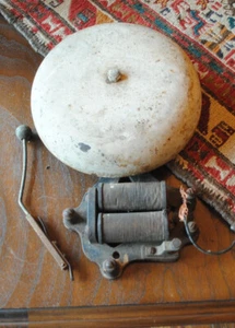 ANTIKE FEUERMELDERGLOCKE WETTKAMPFMARKE #3 - Bild 1 von 7