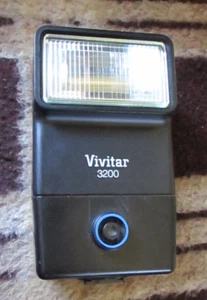 Flash elettronico dedicato Vivitar 3200 per fotocamere Olympus OM - DM/C - Foto 1 di 6
