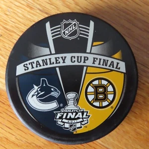 2011 Stanley Cup BOSTON BRUINS vs VANCOUVER CANUCKS PUCK PATRICE BERGERON - Bild 1 von 2