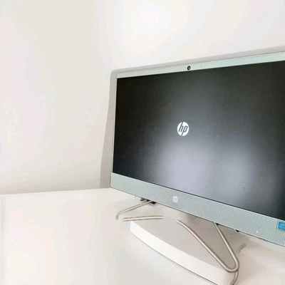 HP 22 All-in-One PC 22" Intel Pentium G5420T 3.19 GHz Computer W Keyboard/mouse - Image 1 of 4