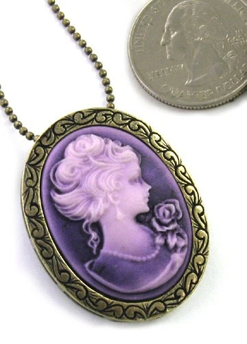 Nuevo Collar Colgante Camafeo Estilo Vintage Púrpura Elevado Foto 1 de 1
