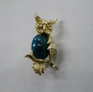 Vintage Gold Tone Owl Brooch With Blue Cabochon Belly Brooch Signed Gerry's - Picture 1 of 2