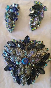 Vintage D&E Juliana Lava Glass & Blue AB Rhinestone Brooch/Earring Set Exquisite - Picture 1 of 11