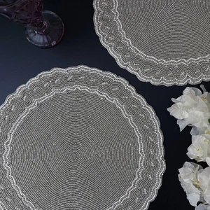 Placemat con cuentas hecho a mano, plata festoneada, tapete de cuentas... - Imagen 1 de 4