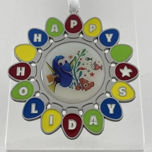 Disney Edición Limitada ENCONTRANDO A DORY NEMO Felices Fiestas Metal Adorno de Navidad - Imagen 1 de 4