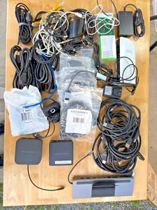 Gran Lote para TI - Muelles, Cables DisplayPort, Cables de Alimentación, Cables USB-C - Imagen 1 de 5