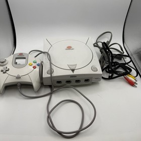 SEGA Dreamcast HKT-3020 With Controller And cables Model 1