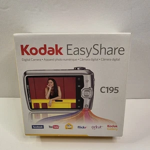 Kodak EasyShare C195 Digital Camera 14MP Silver Factory Sealed - Picture 1 of 7