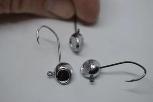 1/8 TEXAS MINNOW JIG HEAD #4 BLACK MUSTAD SICKLE JIG TYING 100 - Picture 1 of 1